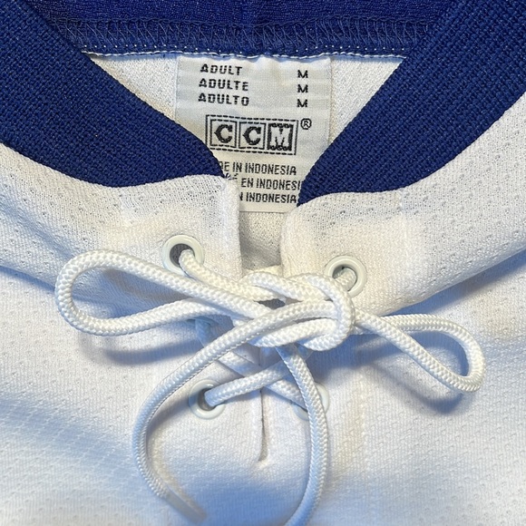 Toronto Maple Leafs CCM Alternate Jersey - Picture 4 of 4